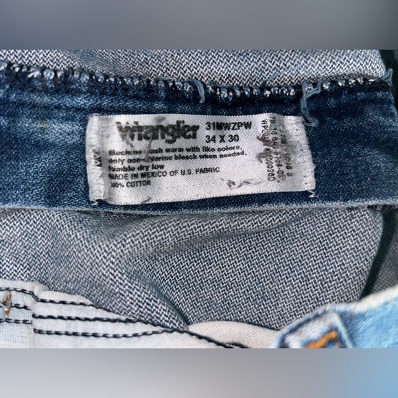 Wrangler Men's Denim Relaxed Jeans - Picture 1 of 5
